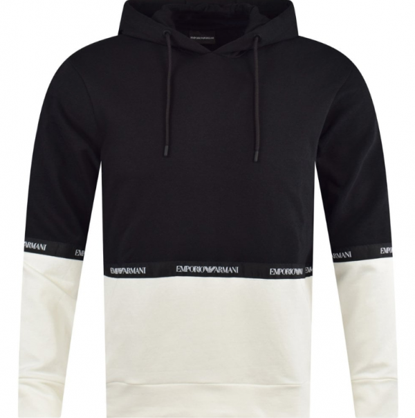 Hoodie dengan Kontras Hitam dan Putih